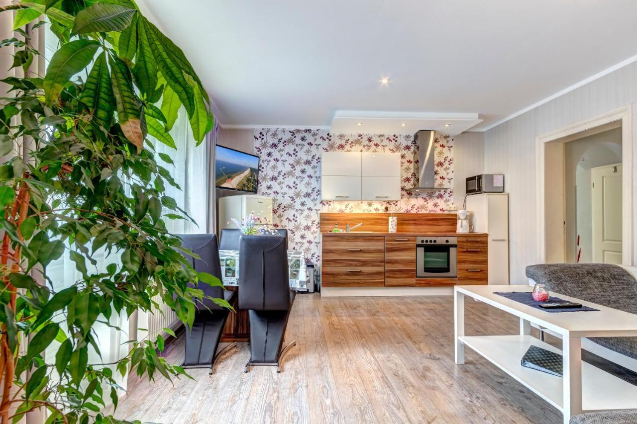 Zum Ostseestrand Apartment *